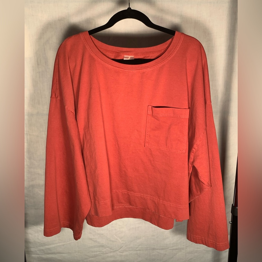 Woman’s Size: XXL long sleeve lose fit crop top| brand: CALIA| no flaws